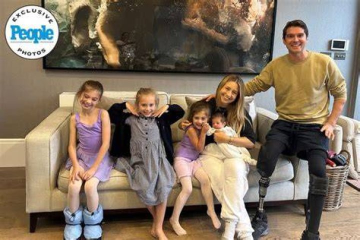 Is British Fox News reporter Benjamin Hall married? 1 Benjamin Hall and family