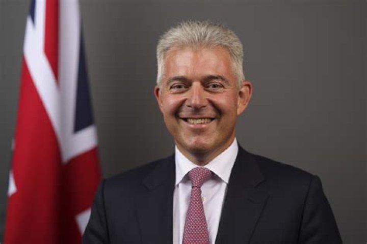 Justine Rappolt: What does Brandon Lewis' wife do for a living? 1 brandon lewis