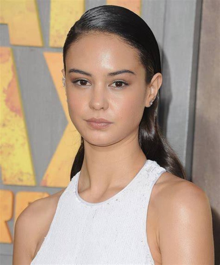 Courtney Eaton Workout Routine