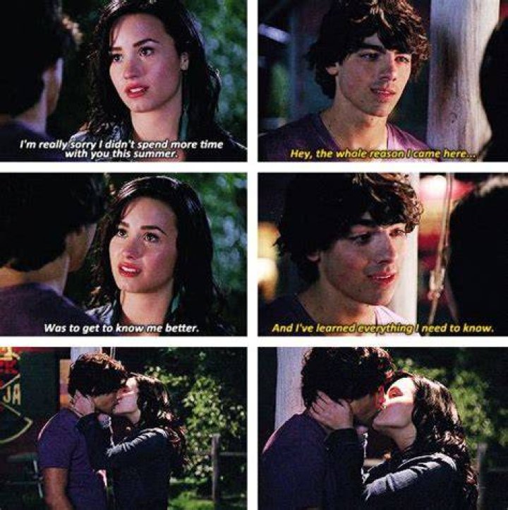 Does Mitchie and Shane kiss in Camp Rock?