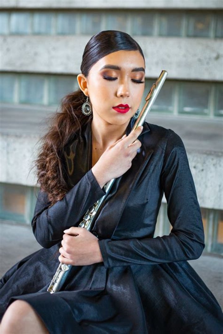 Gabi Gonzalez Biography