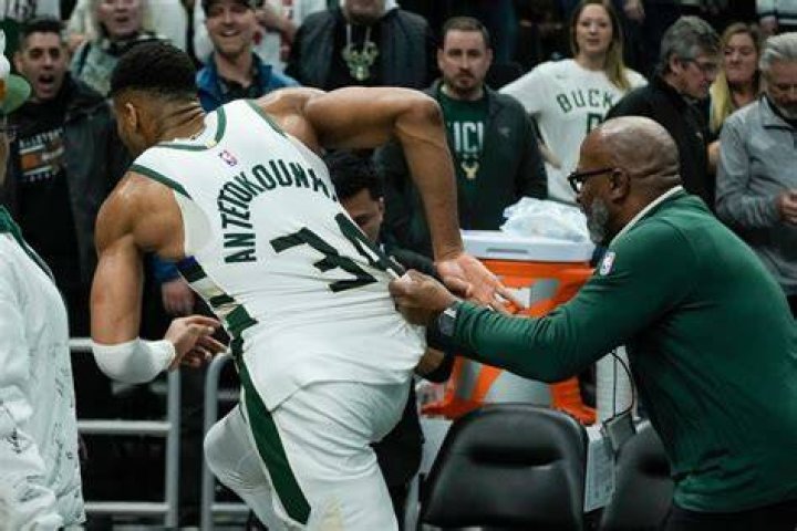 Giannis Antetokounmpo Giannis Antetokounmpo