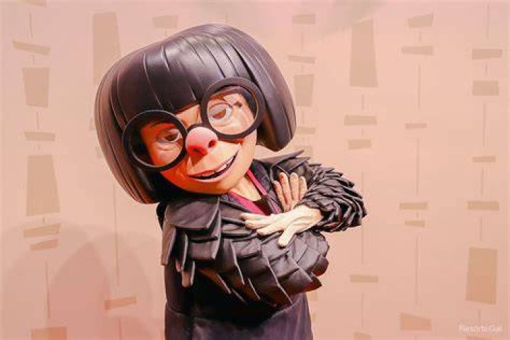 Is Edna a boy or girl?