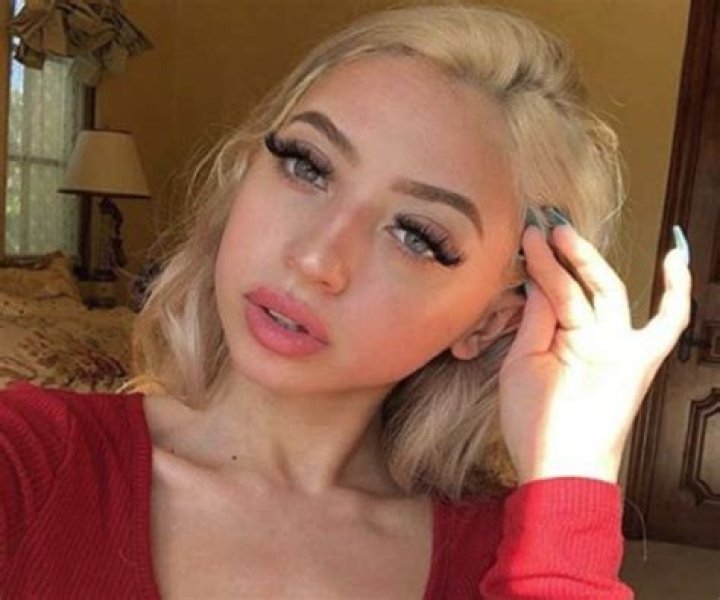 Karina Conti Biography