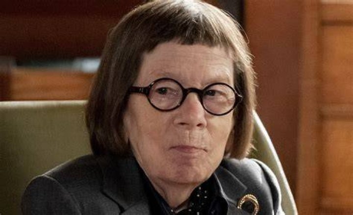 Linda Hunt Linda Hunt