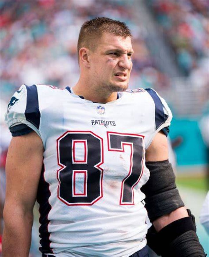 Rob Gronkowski wife: Is Rob Gronkowski married? 1 Rob Gronkowski