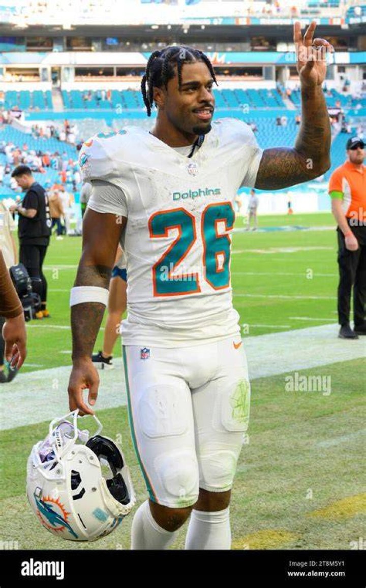 Salvon Ahmed age, height, weight, draft, college, contract, salary, net worth, fantasy names, jersey 1 Salvon Ahmed 1