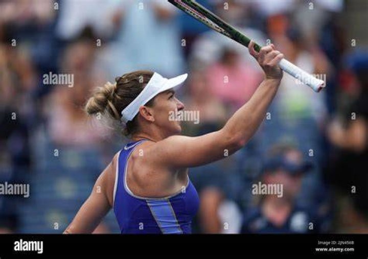 Who is Simona Halep's brother Nicolae Halep? 1 Simona Halep Toronto 2022 1296x675 1