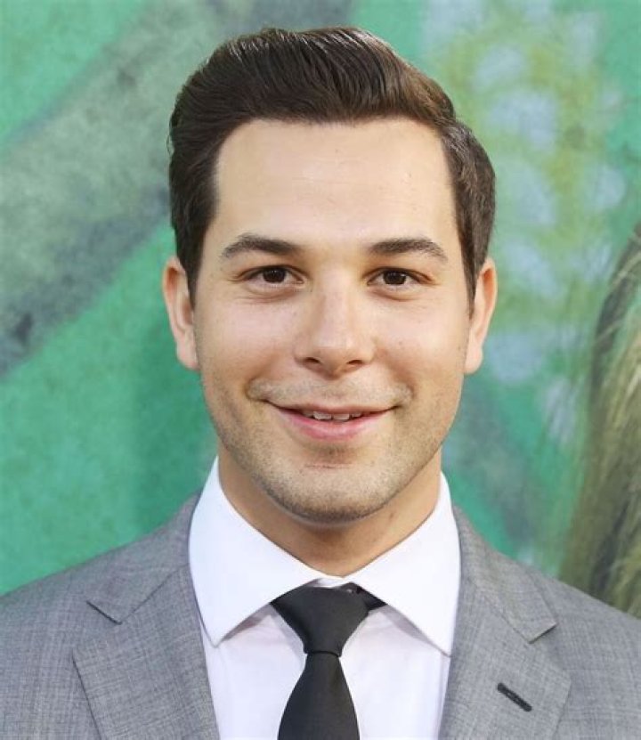 Skylar Astin Skylar Astin