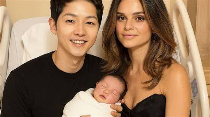 Song Joong-Ki and Katy Saunders