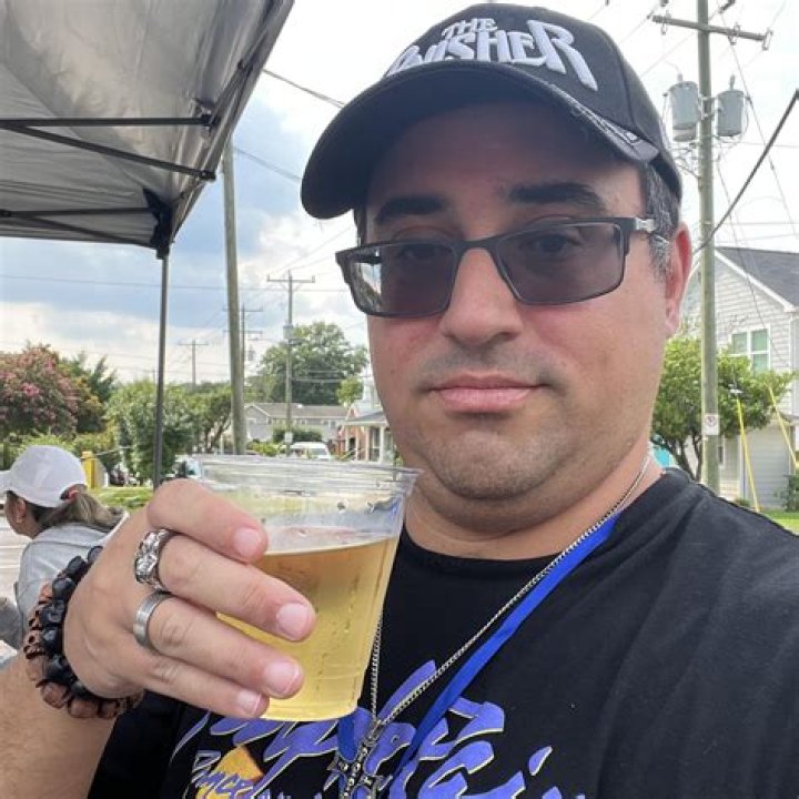 What episode do we see Farkles dad?
