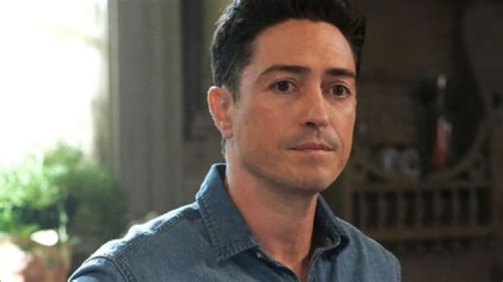Who plays Kyle on the Fosters?